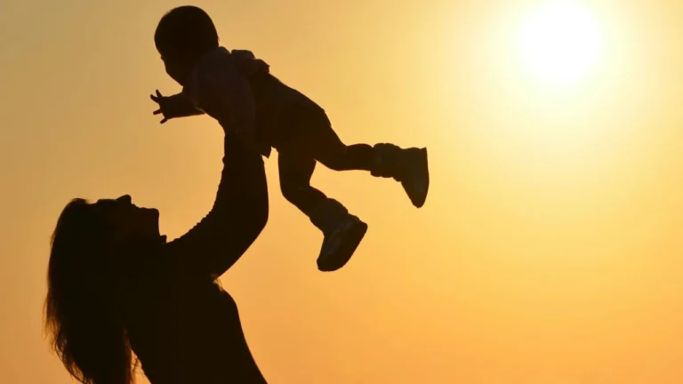 Anne Kompleksi ve Bağlanmanın İlk İzleri